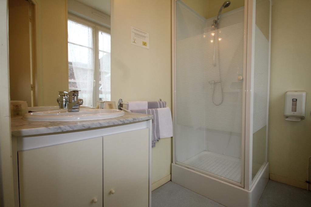 Logis Hotel Restaurant Auberge De La Cloche Le Theil-sur-Huisne Luaran gambar