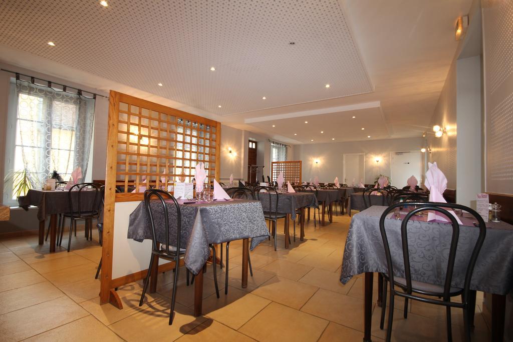 Logis Hotel Restaurant Auberge De La Cloche Le Theil-sur-Huisne Luaran gambar
