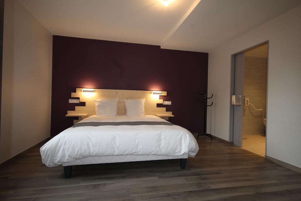 Logis Hotel Restaurant Auberge De La Cloche Le Theil-sur-Huisne Luaran gambar