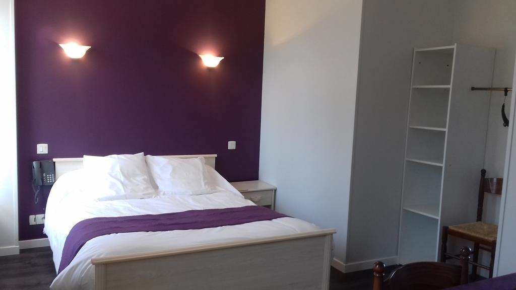Logis Hotel Restaurant Auberge De La Cloche Le Theil-sur-Huisne Luaran gambar